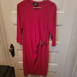 Elegant Red 16W Dress with Detail